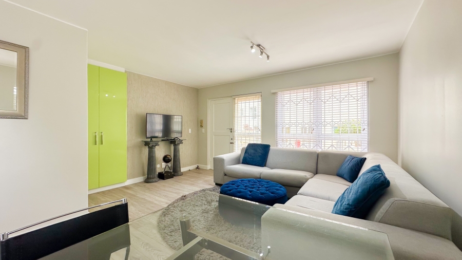 To Let 1 Bedroom Property for Rent in Sea Point Western Cape